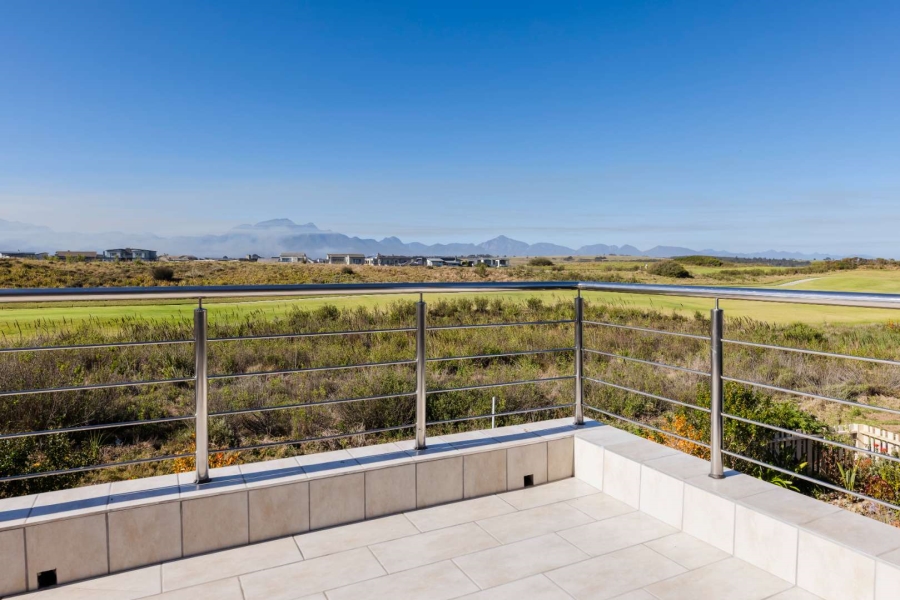 5 Bedroom Property for Sale in Oubaai Western Cape